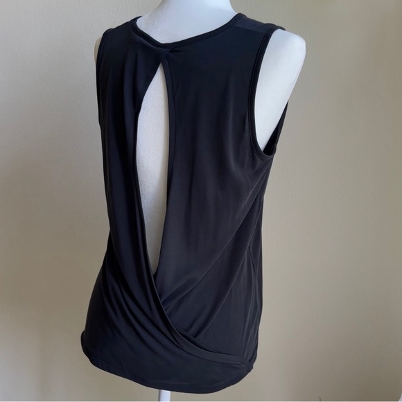 Banana Republic Open Back Tank Size Small - Picture 2 of 6